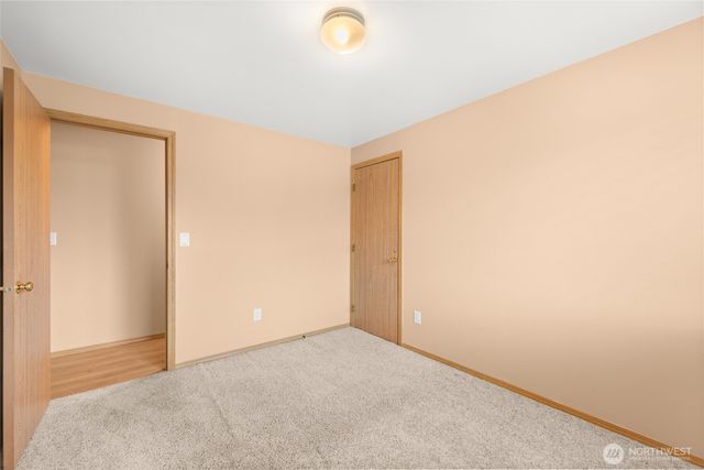 24941 13th Place S, Des Moines, WA 98198