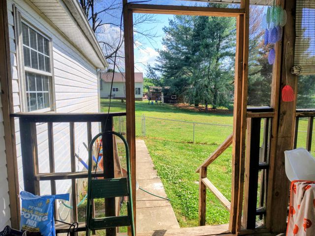 102 McKinney St, Estill Springs, TN 37330
