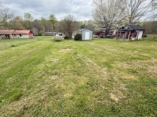 102 McKinney St, Estill Springs, TN 37330