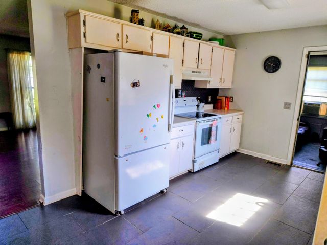 102 McKinney St, Estill Springs, TN 37330