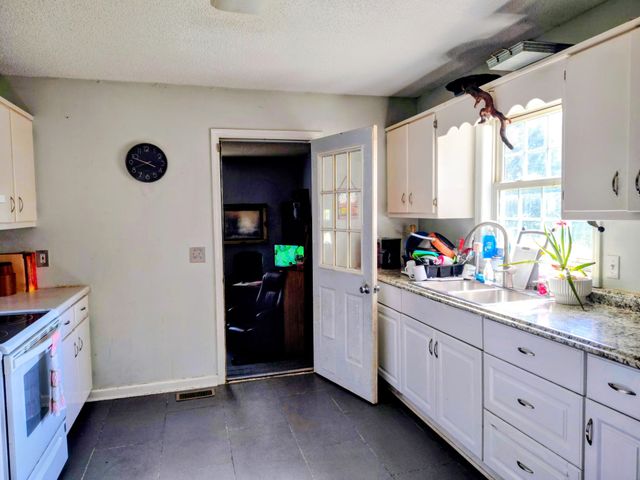 102 McKinney St, Estill Springs, TN 37330