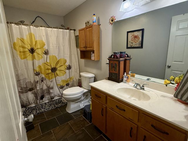 102 McKinney St, Estill Springs, TN 37330