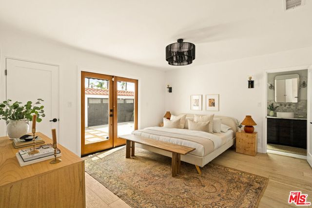 3928 S Bronson Avenue, Los Angeles, CA 90008