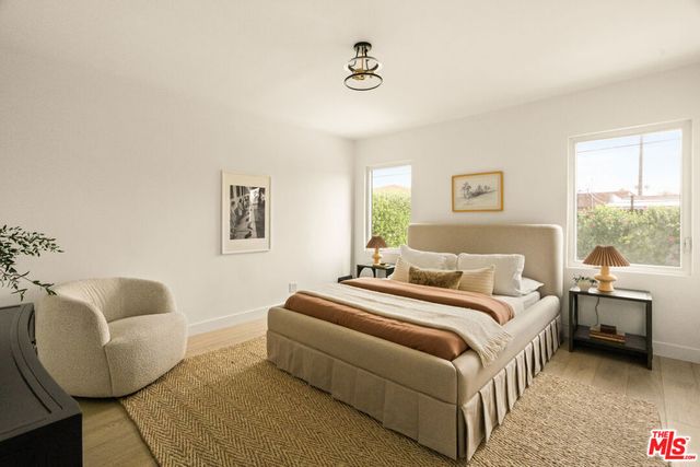 3928 S Bronson Avenue, Los Angeles, CA 90008