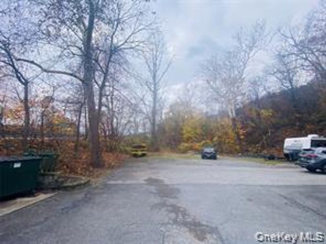 5 Old State Road 2, Highland Falls, NY 10928