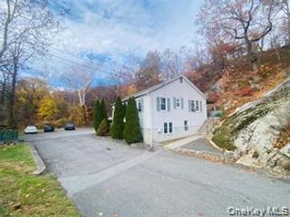 5 Old State Road 2, Highland Falls, NY 10928