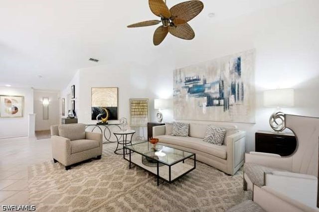 2515 Talon CT 404, Naples, FL 34105