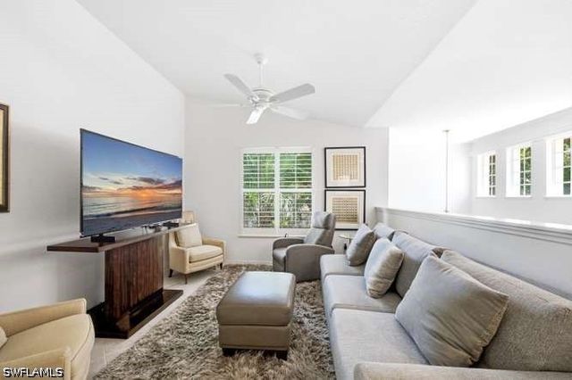 2515 Talon CT 404, Naples, FL 34105
