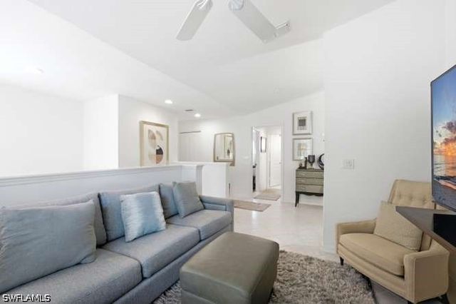 2515 Talon CT 404, Naples, FL 34105