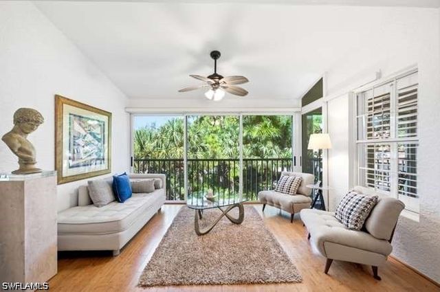 2515 Talon CT 404, Naples, FL 34105