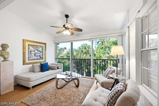 2515 Talon CT 404, Naples, FL 34105