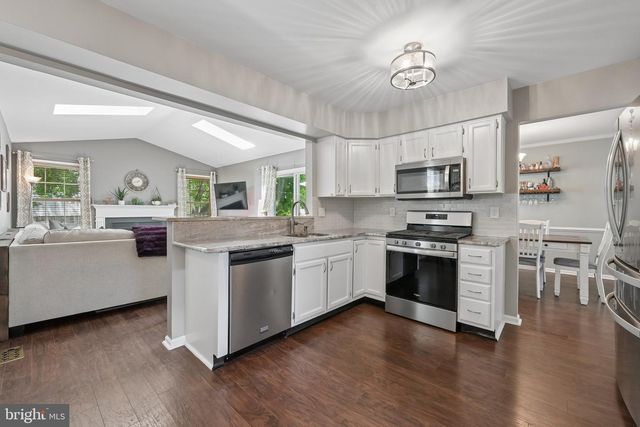 11 AMBERFIELD DR, Delran, NJ 08075