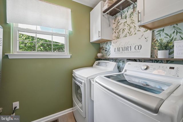 11 AMBERFIELD DR, Delran, NJ 08075