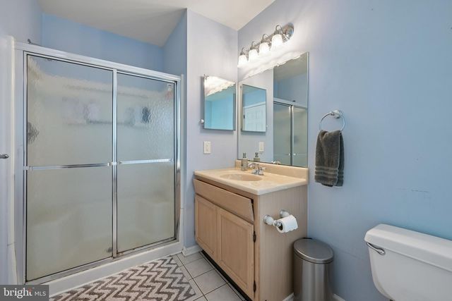 11 AMBERFIELD DR, Delran, NJ 08075