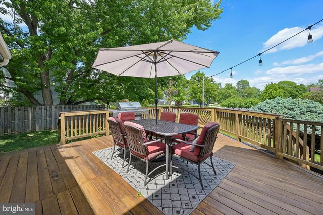 11 AMBERFIELD DR, Delran, NJ 08075