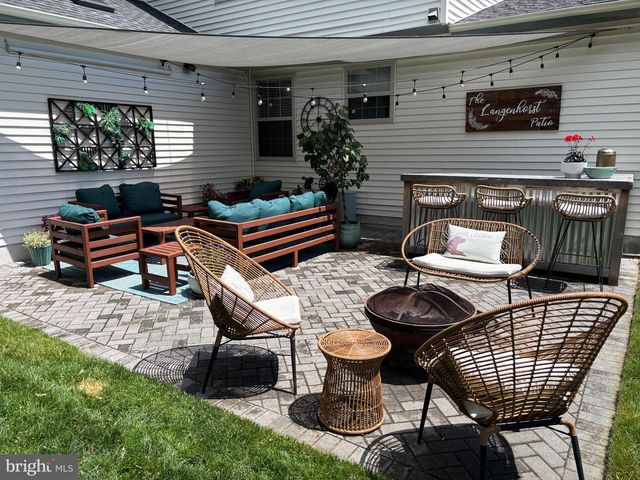 11 AMBERFIELD DR, Delran, NJ 08075