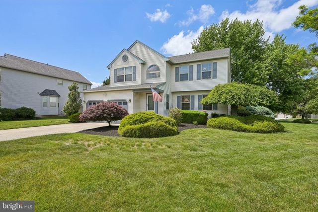 11 AMBERFIELD DR, Delran, NJ 08075