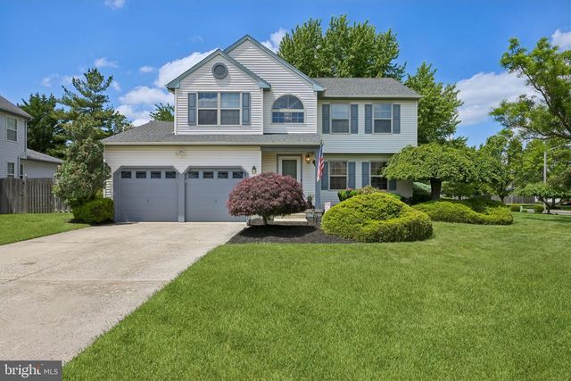 11 AMBERFIELD DR, Delran, NJ 08075