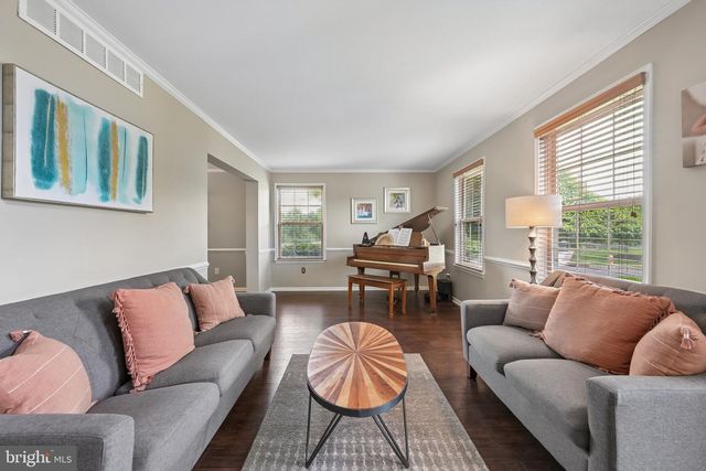11 AMBERFIELD DR, Delran, NJ 08075