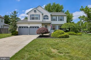 11 AMBERFIELD DR, Delran, NJ 08075