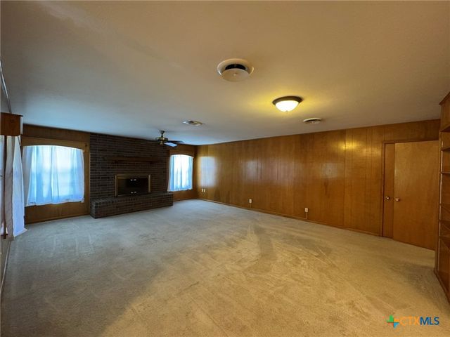 1464 Robin Lane, Seguin, TX 78155