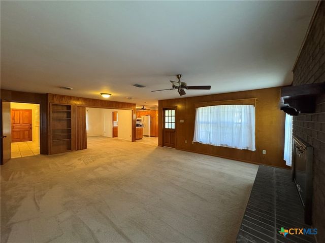 1464 Robin Lane, Seguin, TX 78155