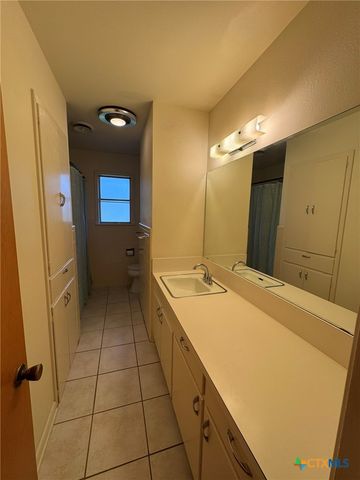 1464 Robin Lane, Seguin, TX 78155