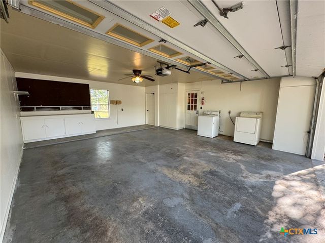 1464 Robin Lane, Seguin, TX 78155