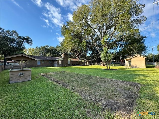 1464 Robin Lane, Seguin, TX 78155