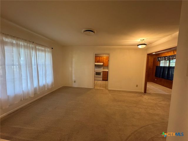 1464 Robin Lane, Seguin, TX 78155