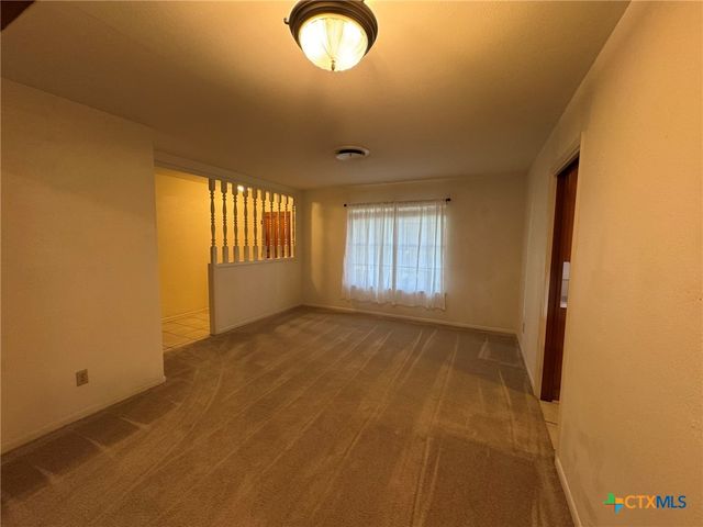 1464 Robin Lane, Seguin, TX 78155