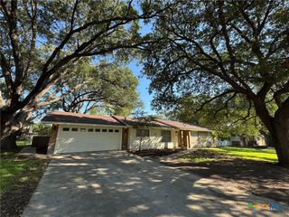 1464 Robin Lane, Seguin, TX 78155