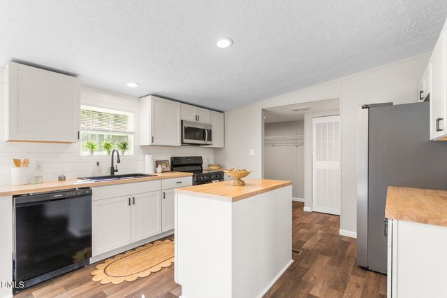 7761 Old 421 Road, Liberty, NC 27298