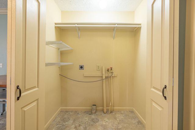 10061 Trailway Drive, Montgomery, TX 77316