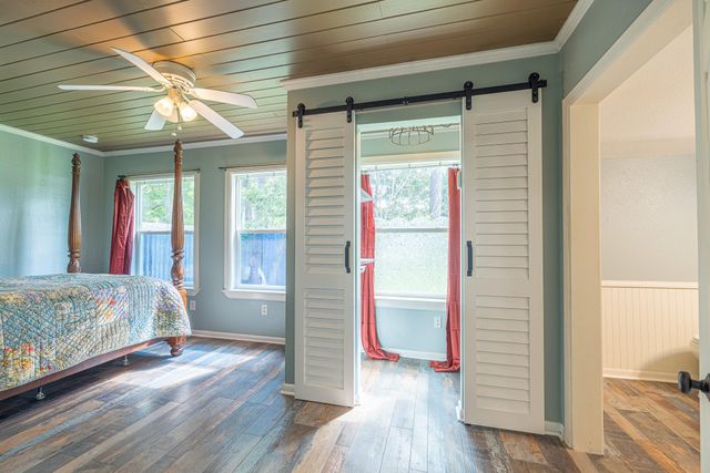 10061 Trailway Drive, Montgomery, TX 77316