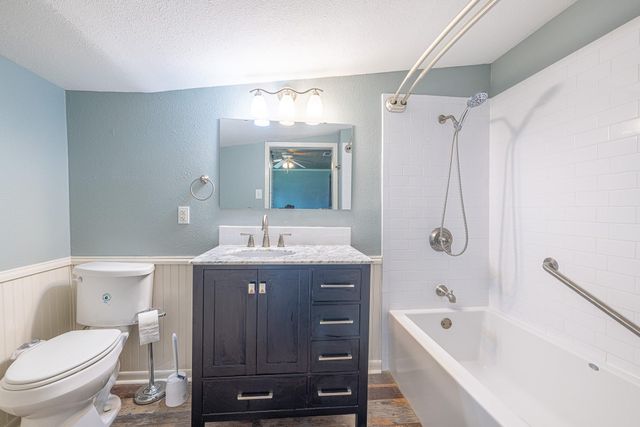 10061 Trailway Drive, Montgomery, TX 77316