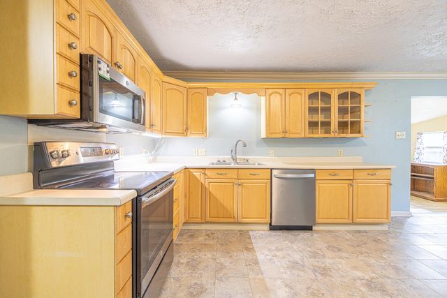 10061 Trailway Drive, Montgomery, TX 77316