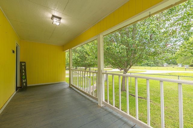 10061 Trailway Drive, Montgomery, TX 77316