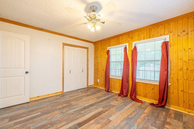 10061 Trailway Drive, Montgomery, TX 77316