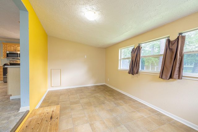 10061 Trailway Drive, Montgomery, TX 77316