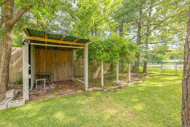 10061 Trailway Drive, Montgomery, TX 77316