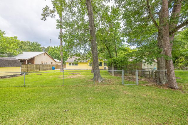 10061 Trailway Drive, Montgomery, TX 77316