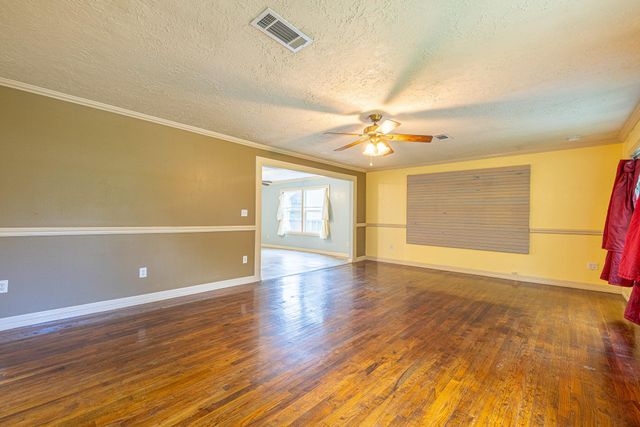 10061 Trailway Drive, Montgomery, TX 77316