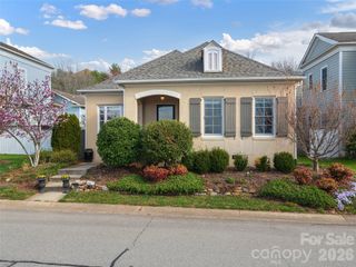 224 Leucothoe Lane, Asheville, NC 28803