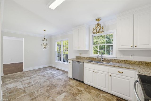 8 Cardwell Point, Greensboro, NC 27407