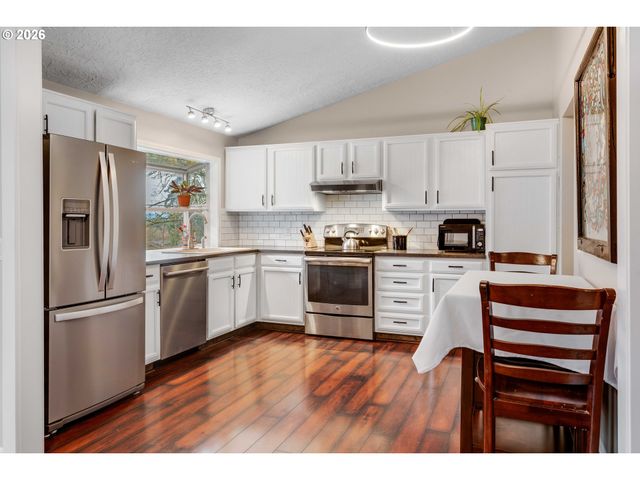 2215 Ne 155TH St, Vancouver, WA 98686