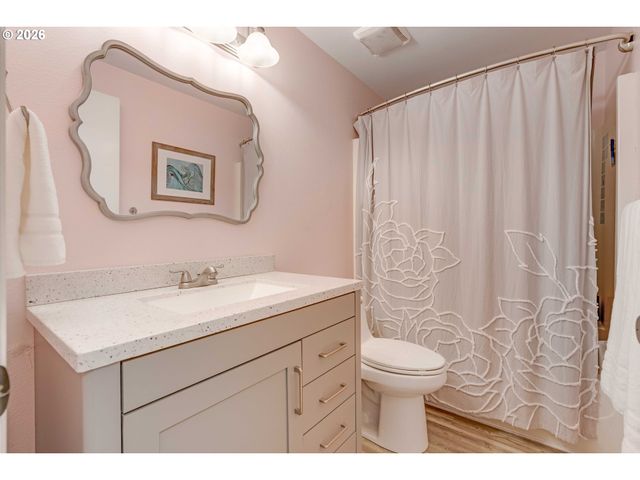 2215 Ne 155TH St, Vancouver, WA 98686