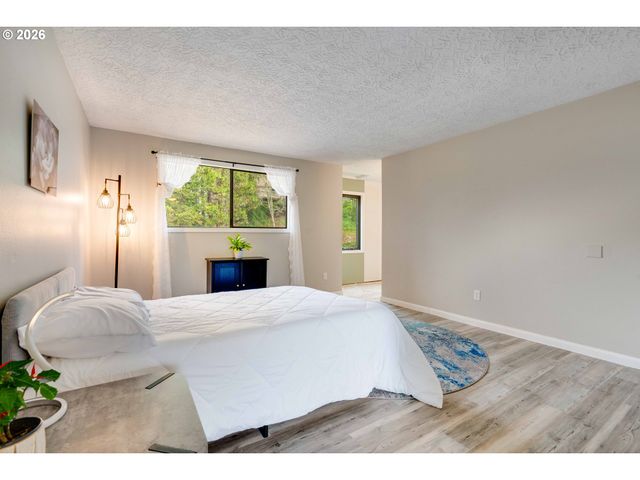 2215 Ne 155TH St, Vancouver, WA 98686