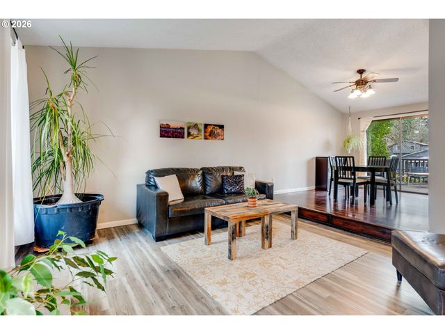 2215 Ne 155TH St, Vancouver, WA 98686