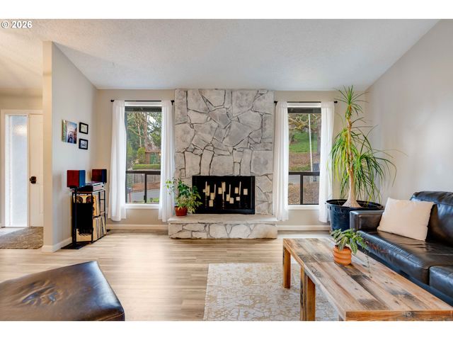 2215 Ne 155TH St, Vancouver, WA 98686